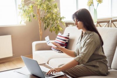 Offrez une protection maximale à votre enfant au sein et en dehors de son école en souscrivantune assurance scolaire en ligne. 