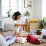 sa chambre avec des tasseaux de bois
